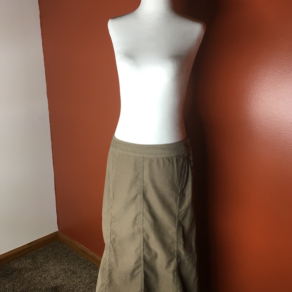 Ann Taylor Corduroy Skirt w. Side Button Closure